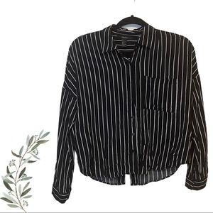 Forever 21 Black and White Stripe Tulip Back Button Down Shirt Size Small